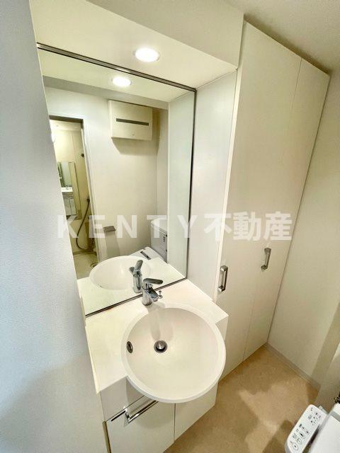 洗面設備　脱衣スペースもあります