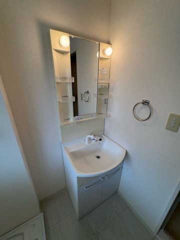 洗面設備　脱衣スペースもあります