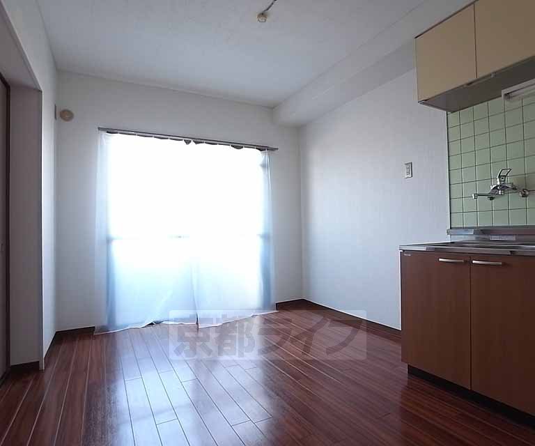 居室・リビング　採光あるお部屋ですね。