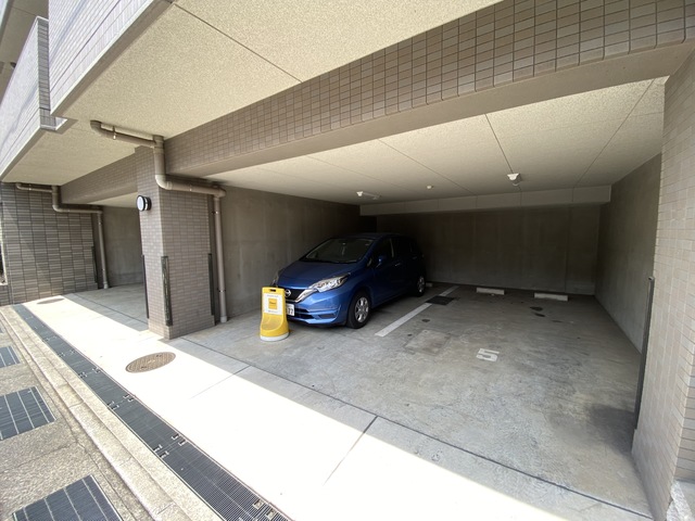 駐車場　カーシェアリングもありますよ。