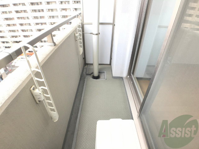 バルコニー　天気のいい日はバルコニーで洗濯物も干せますよ。