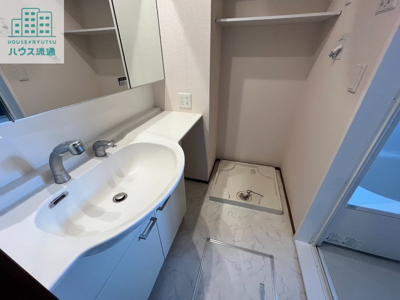 洗面設備　※反転タイプのお写真です