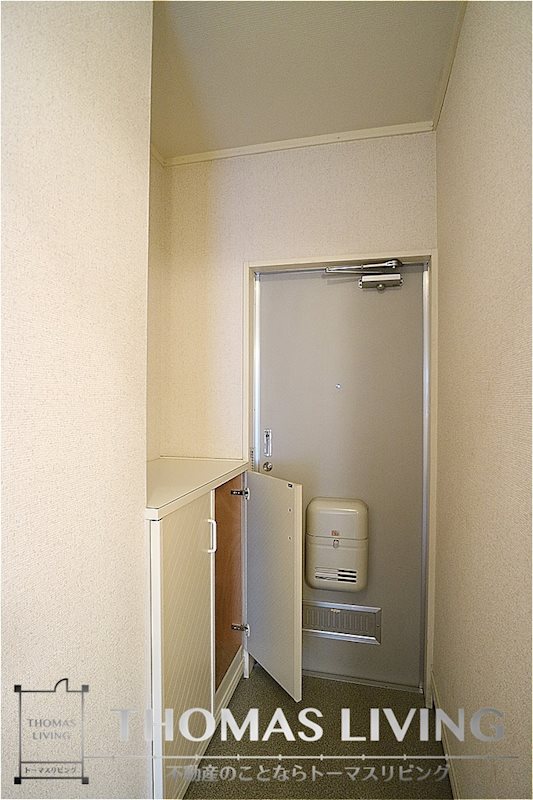 玄関　シューズボックス御座います。