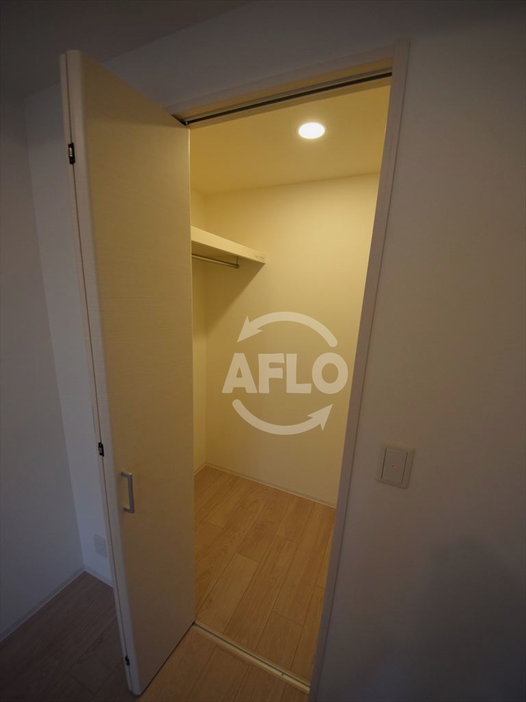 収納　アーバネックス北堀江II　ウォークインクローゼット