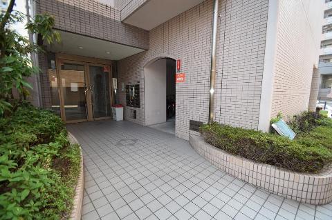 エントランス　外観写真（昼）