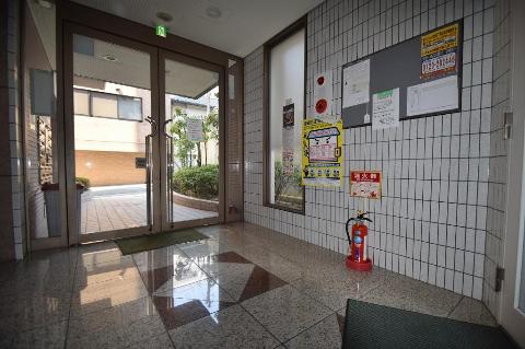 ロビー　外観写真（昼）