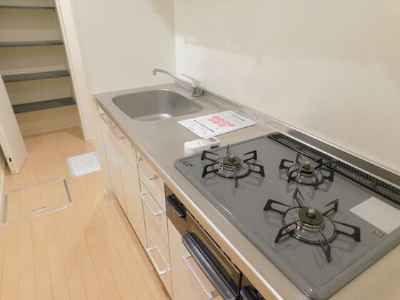 キッチン　同物件別部屋写真