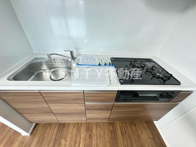 キッチン　コンパクトなキッチンで掃除もラクラク