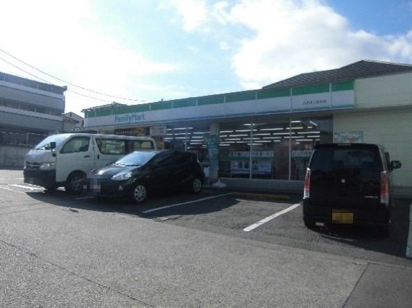 コンビニ　ファミリーマート八王子上柚木（コンビニ）まで517m