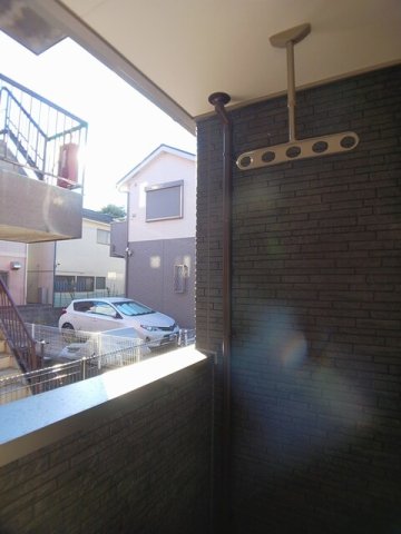 バルコニー　お洗濯にも便利なバルコニー付き