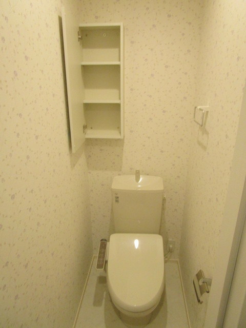 トイレ　温水洗浄便座