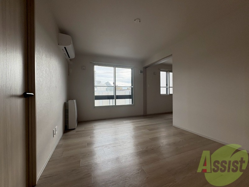 居室・リビング　広々としたリビングですね。使い勝手がよさそうですね！