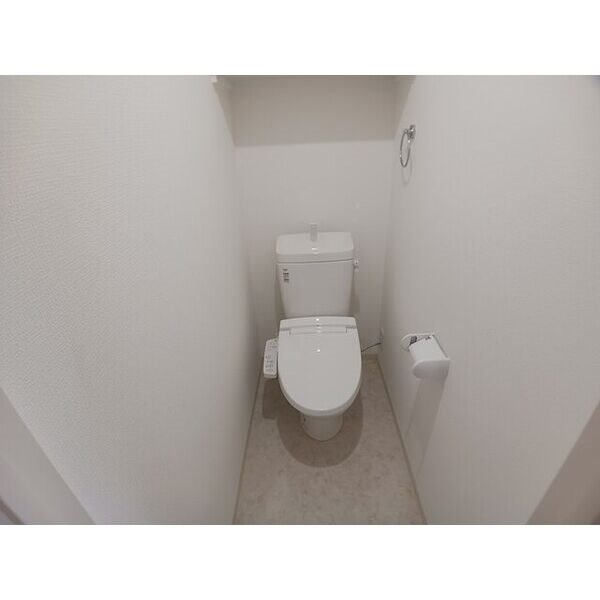トイレ　温水洗浄便座