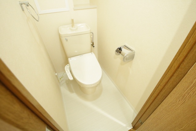 トイレ　※別室の参考写真の為、現況優先です。