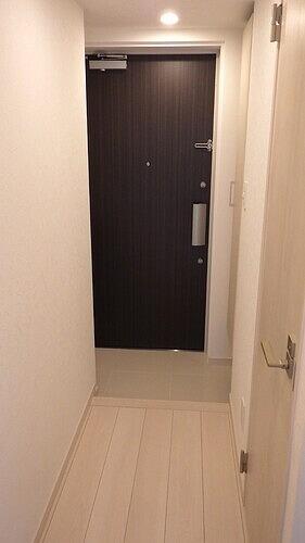 玄関　玄関　※同タイプ（203号室）…?