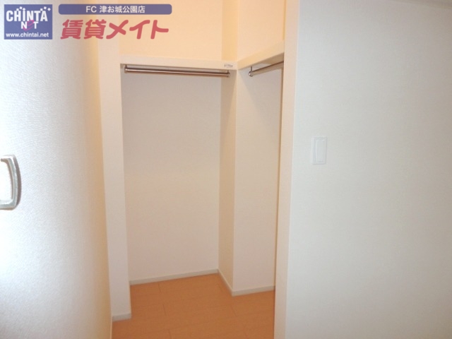 収納　同物件別室反転写真