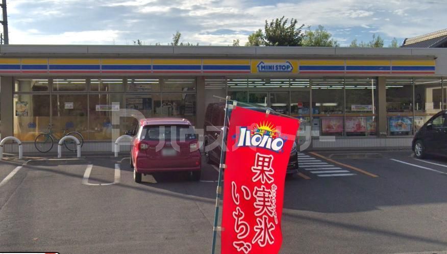 コンビニ　ミニストップ松戸金ケ作店（コンビニ）まで650m