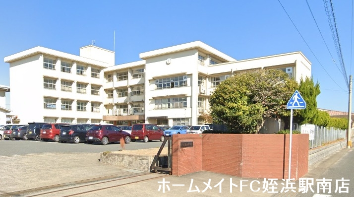 中学校　糸島市立前原西中学校（中学校）まで587m