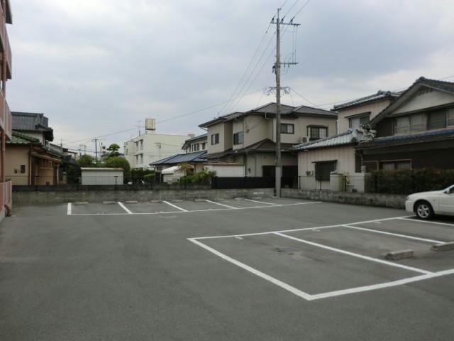 駐車場　駐車場