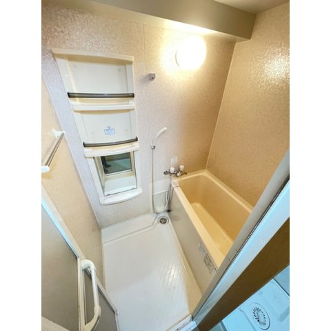 バス・シャワールーム　鏡付バスルーム