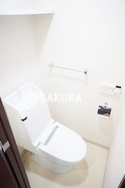 トイレ　嬉しい温水洗浄便座♪