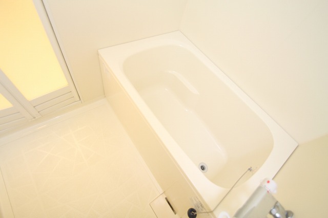 バス・シャワールーム　バスも広い☆