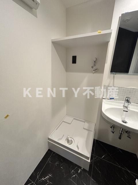 洗面設備　明るい洗面所です