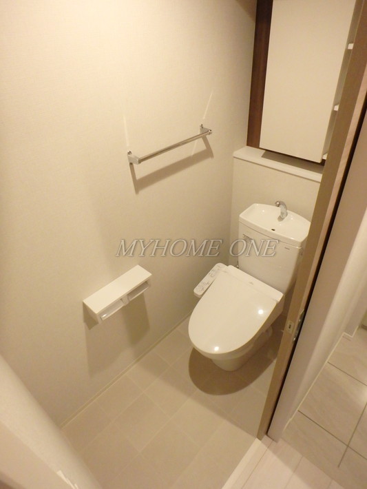 トイレ　温水洗浄便座