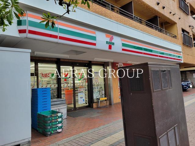 コンビニ　セブン-イレブン 三鷹駅南通り店（コンビニ）まで379m