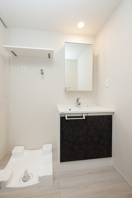 洗面設備　※写真は同タイプ住戸です。