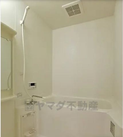 バス・シャワールーム　画像と現況が異なる場合、現況が優先されます。