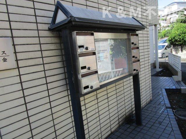 エントランス　ゆとりのあるエントランスです