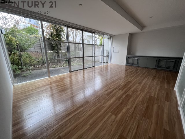 居室・リビング　17帖のリビングです♪