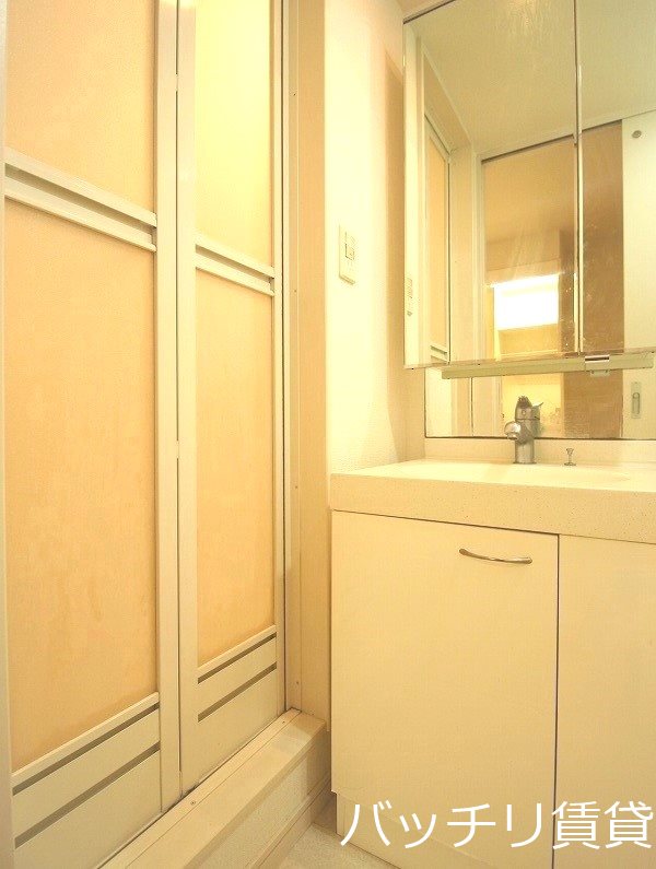 洗面設備　同型タイプの為、現状を優先致します。