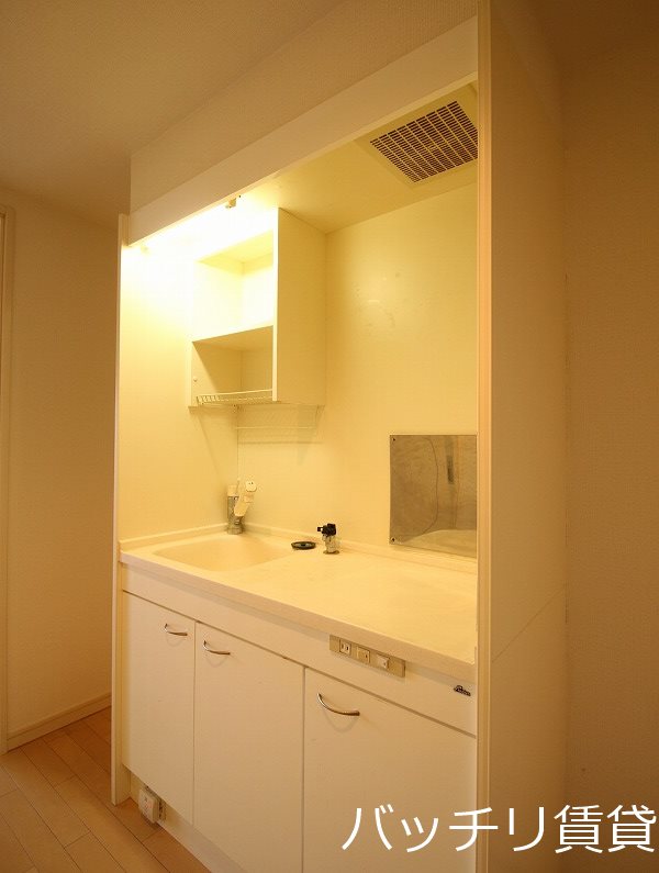 キッチン　同型タイプの為、現状を優先致します。