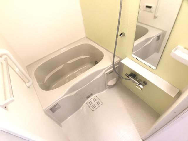 バス・シャワールーム　バス