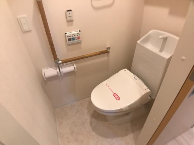 トイレ　トイレ