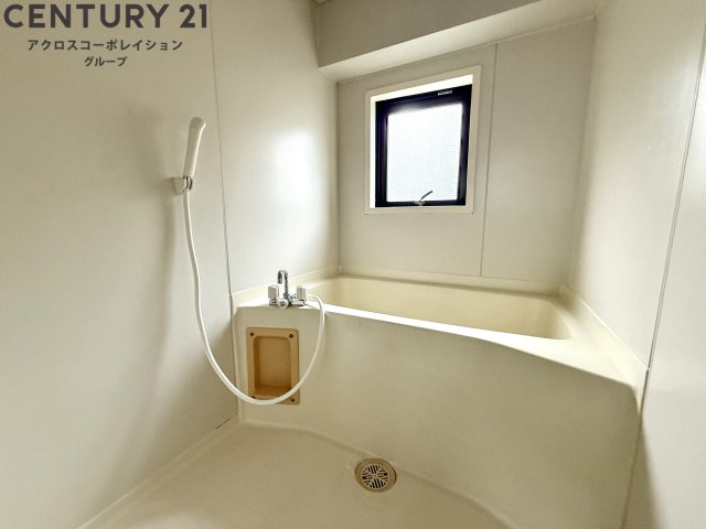 バス・シャワールーム　シンプルで清潔感のある浴室です♪