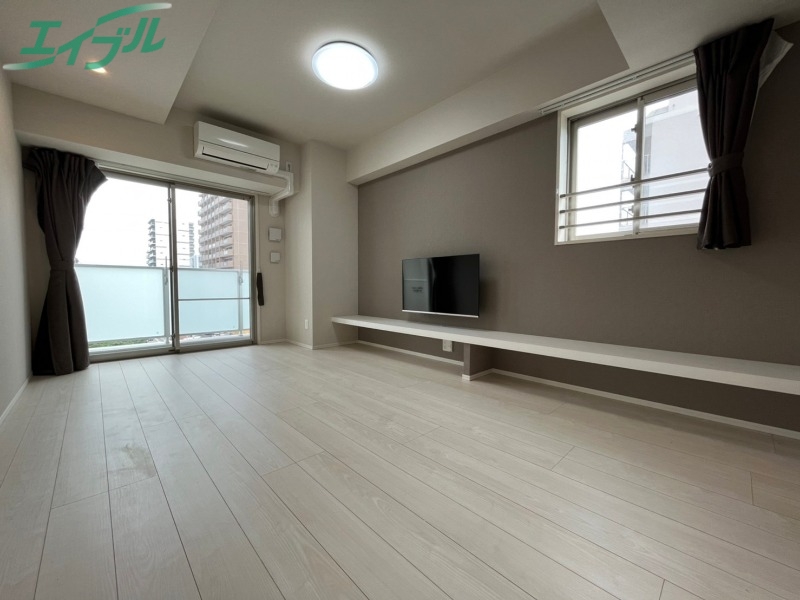 居室・リビング　同建物別部屋写真です