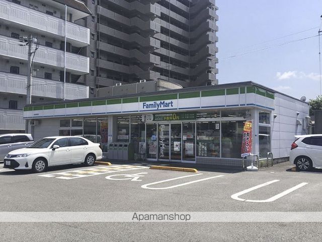 コンビニ　ファミリーマート（コンビニ）まで199m