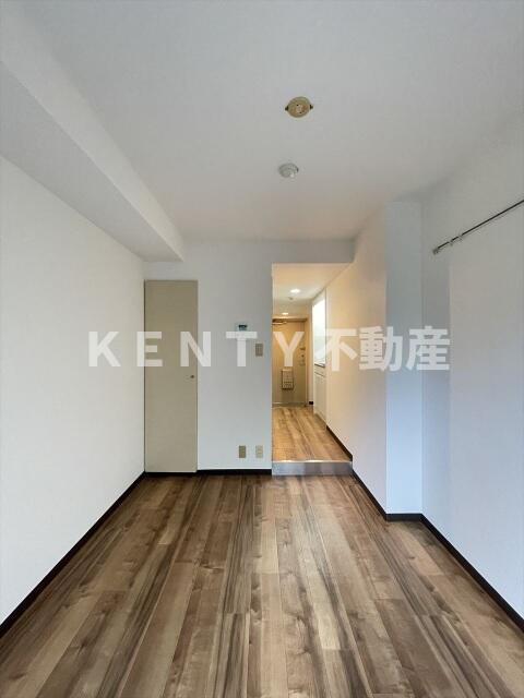 その他部屋・スペース　広くて明るい寝室