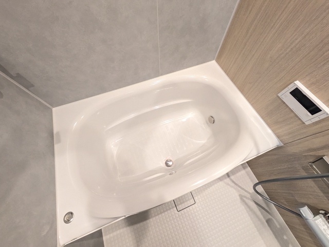 バス・シャワールーム　浴槽　追い焚き付