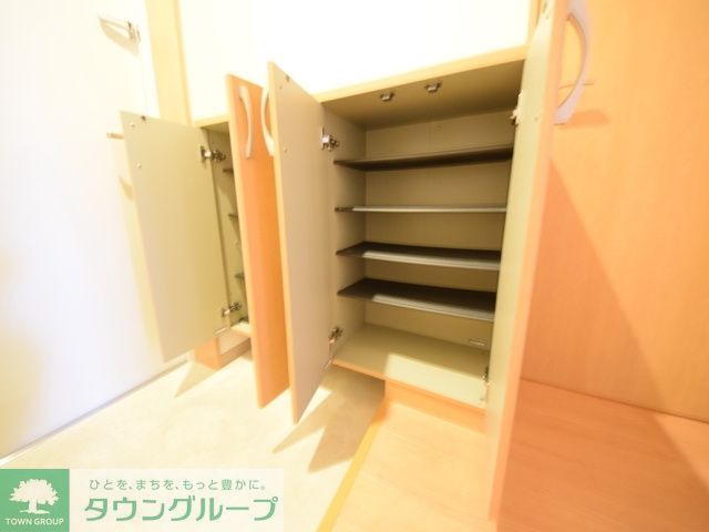 玄関　お問合せはタウンハウジングまで！※現地待合わせ相談可能