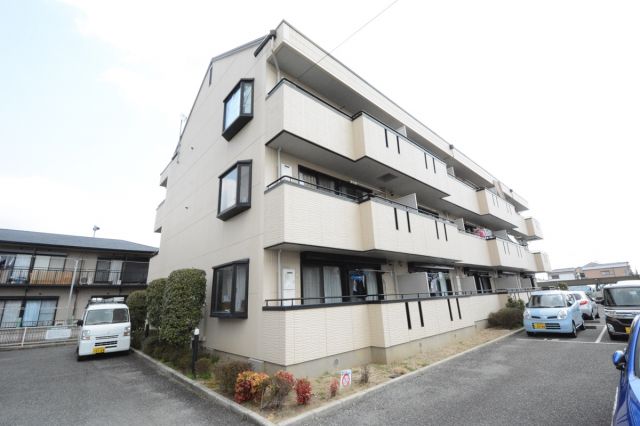 建物外観　駐輪場あります♪