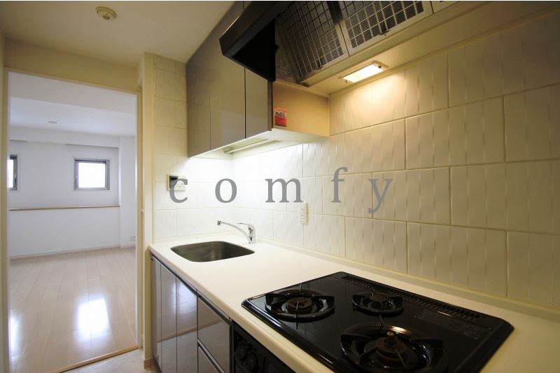 キッチン　３口ガスキッチン