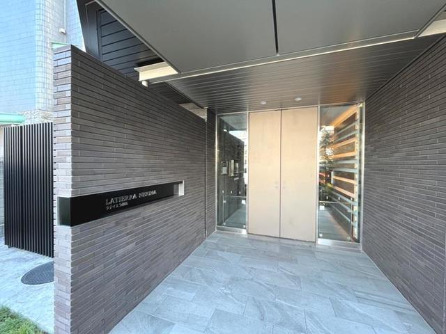 エントランス　建物の内部です