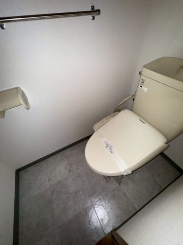 トイレ　落ち着いたトイレです