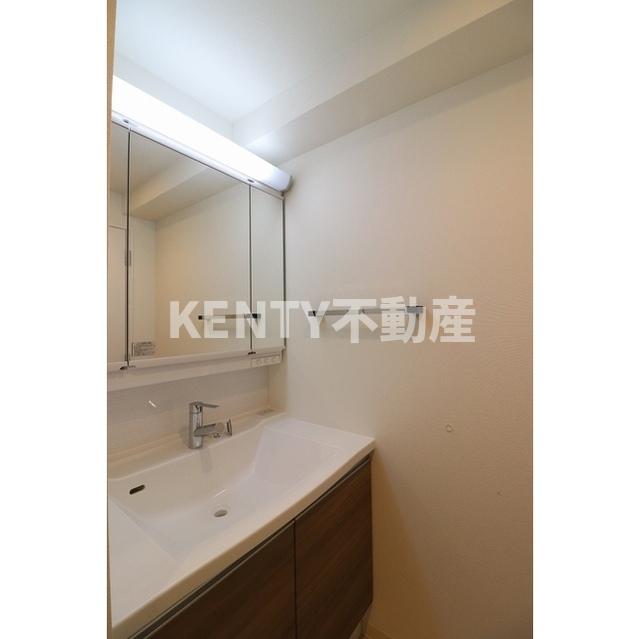 洗面設備　コンパクトで使いやすい洗面所