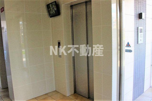 ロビー　エレベーターです