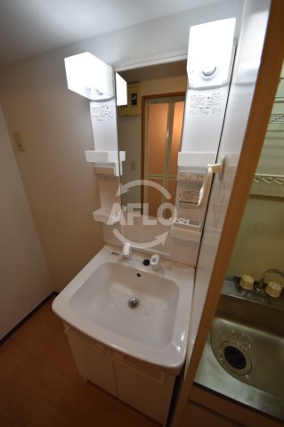 洗面設備　YAHATA西長堀　洗面化粧台